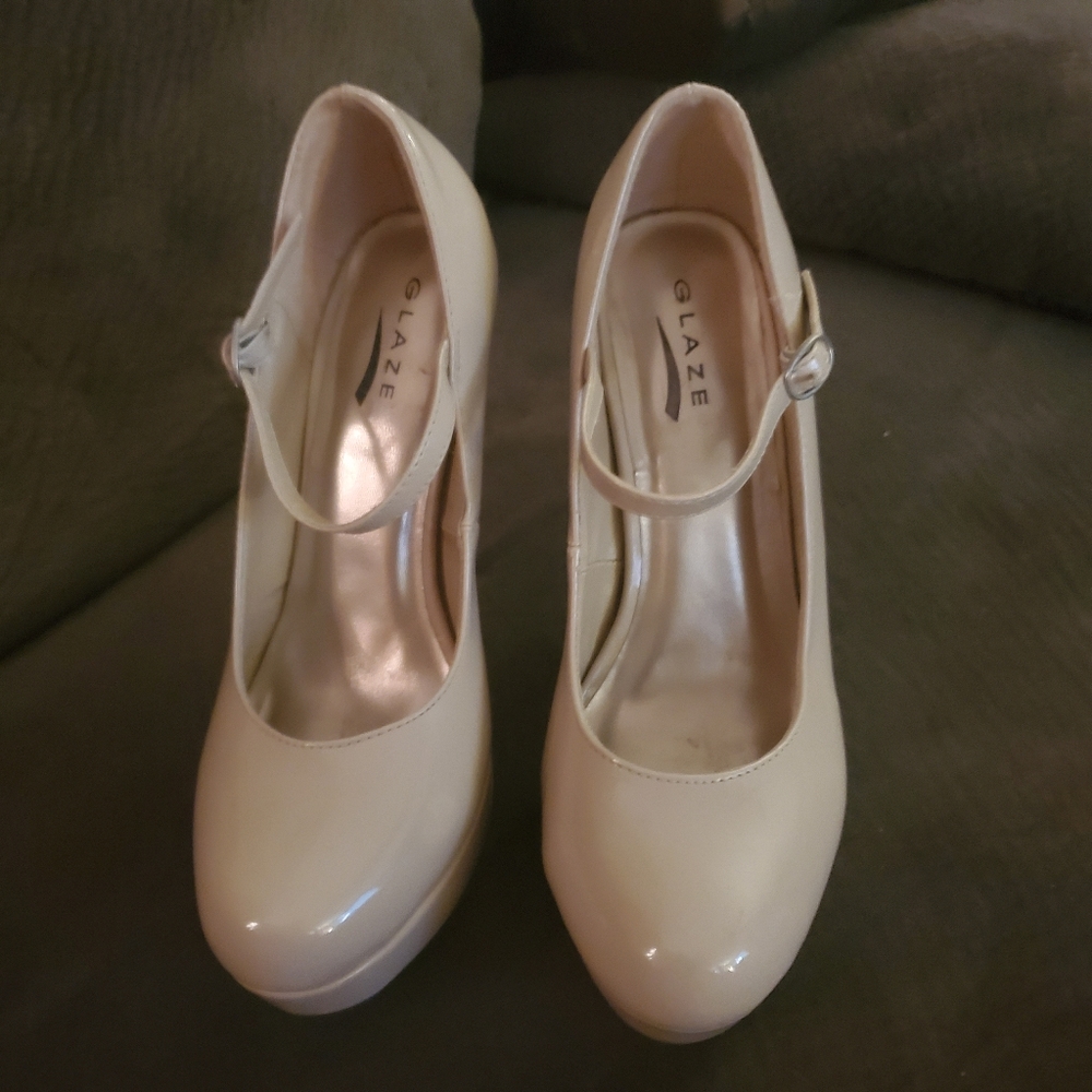 platform beige pump